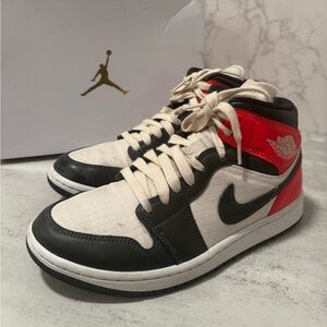 WMNS AIR JORDAN 1 Mid SE “newsprint” #9
